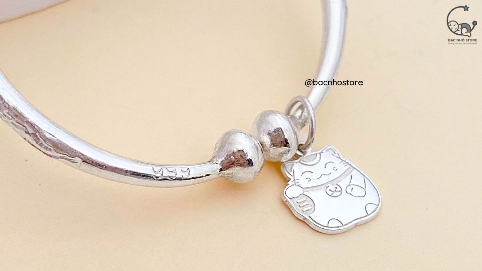 Read more about the article Ký hiệu bạc ta s99 có phải bạc chuẩn không?