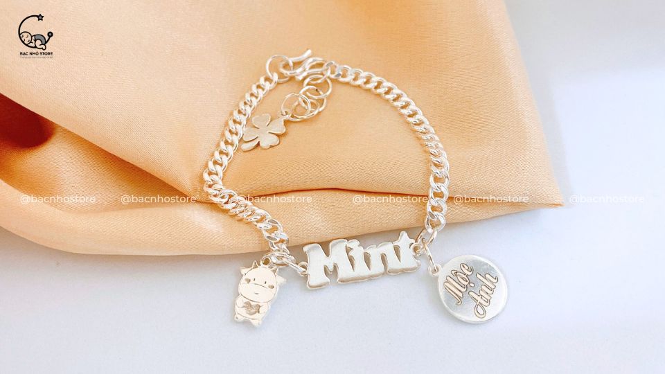 Read more about the article Bật mí 6 thói quen giúp nhiều người đeo bạc sáng như mới