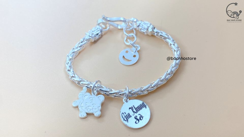 Read more about the article Kinh nghiệm mua vòng bạc em bé chất lượng