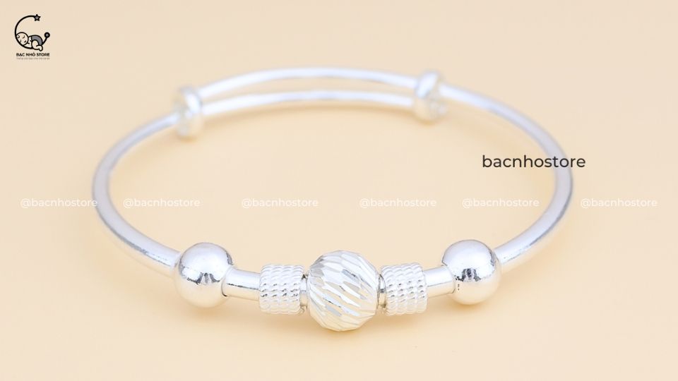 Read more about the article Đeo bạc tốt không, mang lại lợi ích gì?