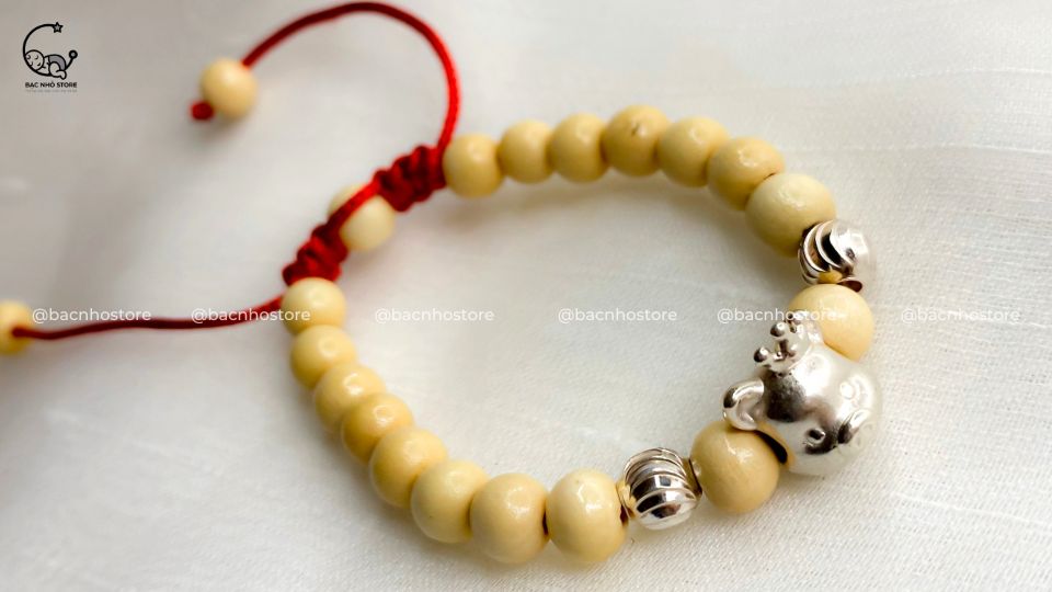 Read more about the article Địa chỉ mua vòng dâu tằm cho bé uy tín tại Hà Nội 