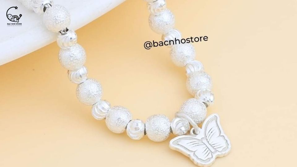 trang-suc-bac-tre-em-1