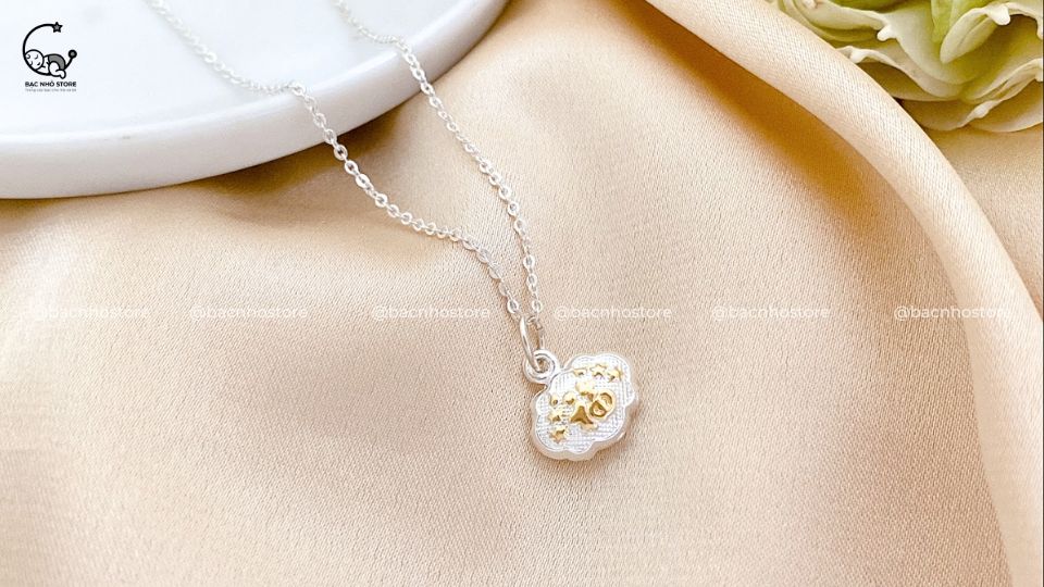 Read more about the article Dây bạc bị xỉn màu do đâu? Gợi ý 4 cách xử lý hiệu quả