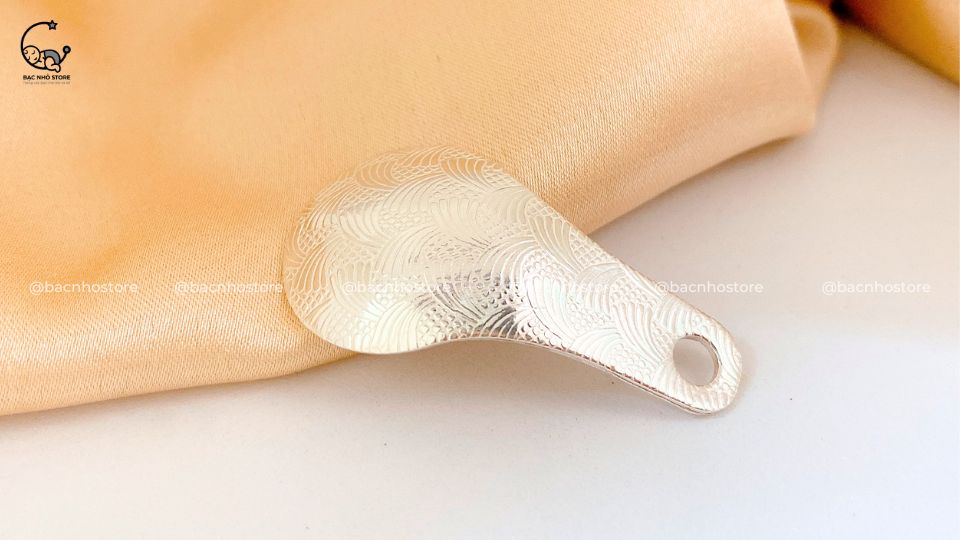 Read more about the article Ngày vía Thần Tài mua bạc được không?