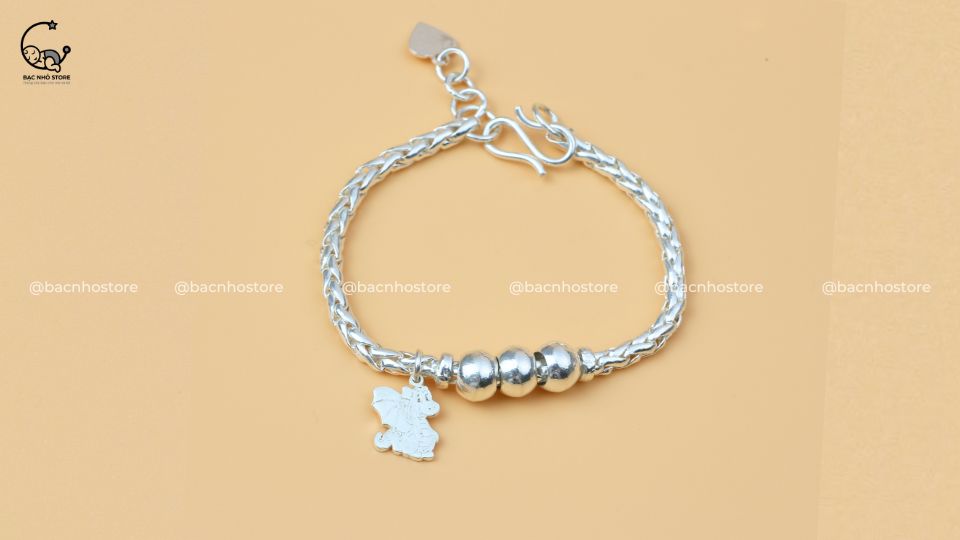 vong-charm-cho-be-5