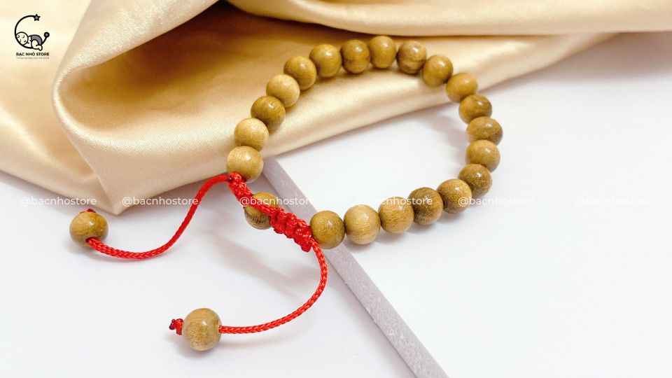 Read more about the article Top 5 mẫu vòng dâu tằm cho bé sơ sinh loại tốt 